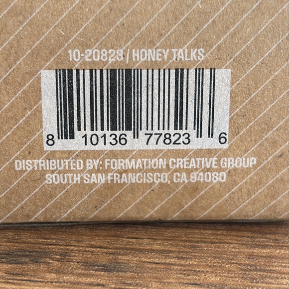 Stanley Ornament/Holder Keychain - Picture 4 of 5